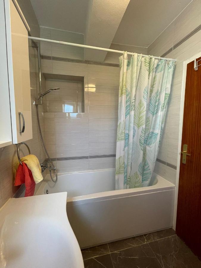 Apartments Sestan Novalja Eksteriør bilde