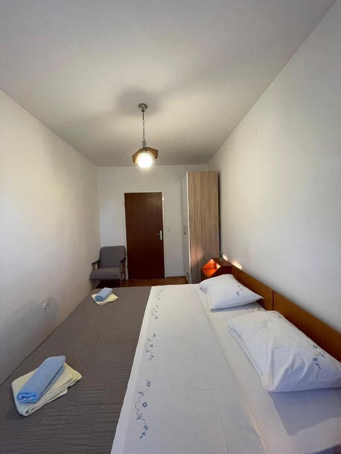 Apartments Sestan Novalja Eksteriør bilde