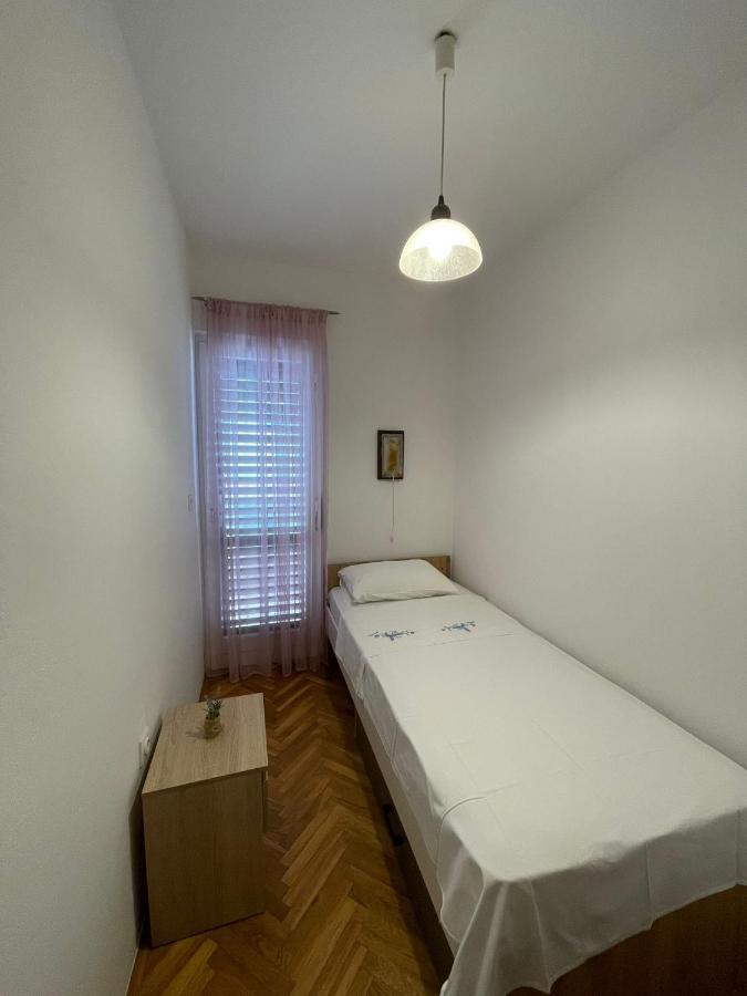 Apartments Sestan Novalja Eksteriør bilde